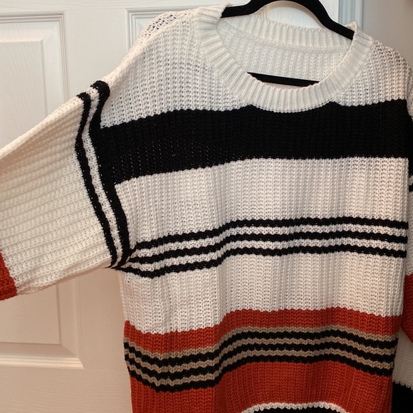 Striped oversized crew neck sweater - Picture 2 of 3